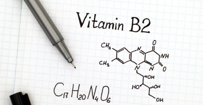 Giải đáp: Uống vitamin B2 trị mụn được không?