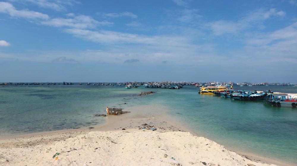 About 1 month after visiting Nam Du Island I finally went to Phu Quy Island. To go to Phu Quy Island, first I went from Ho Chi Minh to Phan Thiet.