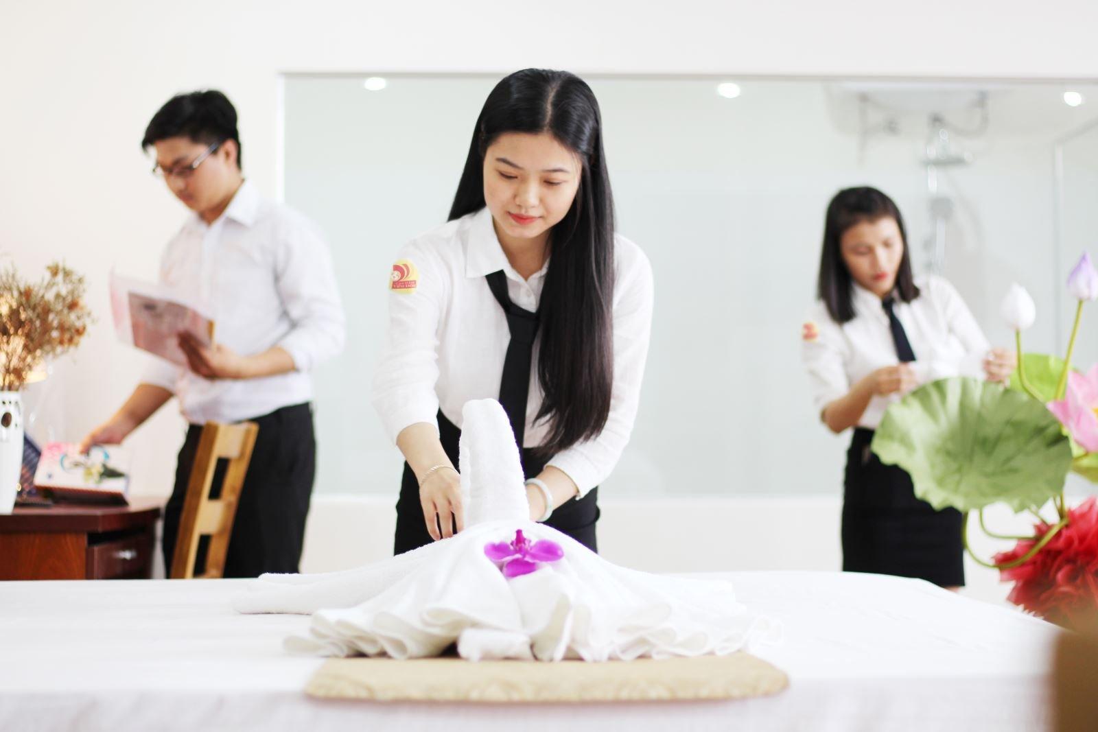 Giới Thiệu Ngành Quản Trị Nhà Hàng - Khách Sạn