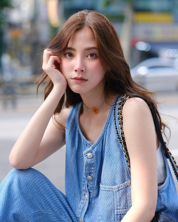Các kiểu nhuộm tóc màu trầm tôn da cho nữ đẹp nhất hiện nay