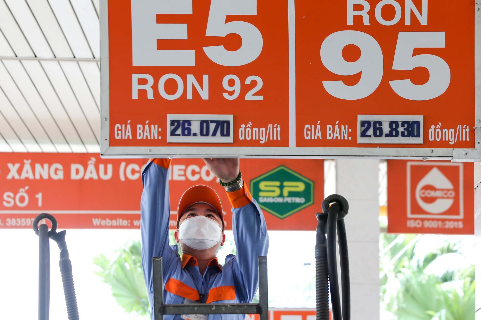 Xe tay ga đổ xăng gì, tác dụng của xăng 92 E5 và xăng 95