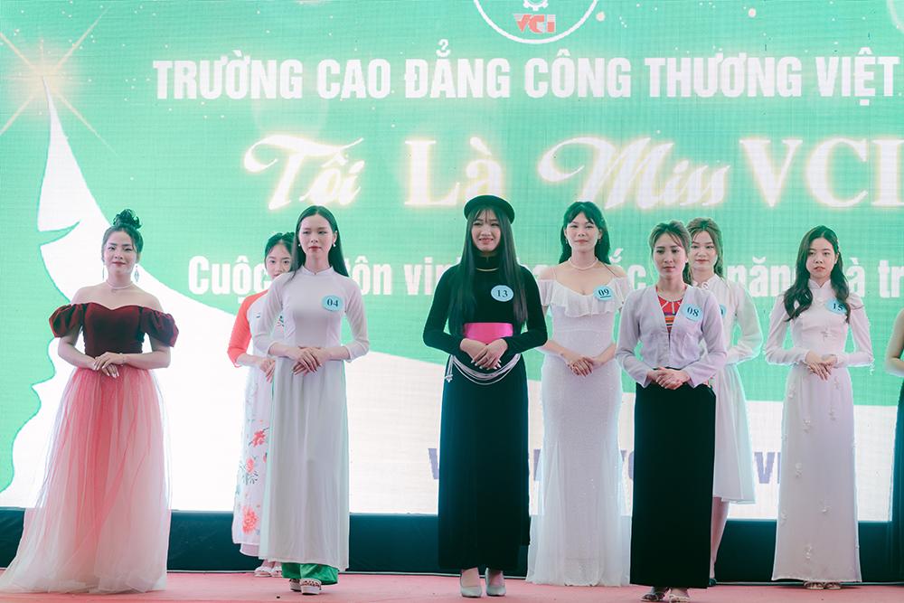 &nbsp; TUYỂN SINH CAO ĐẲNG THIẾT KẾ THỜI TRANG 2025