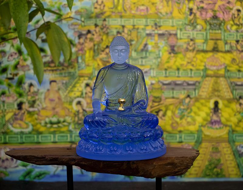 Ai nên thờ tượng Phật A Di Đà trong nhà?